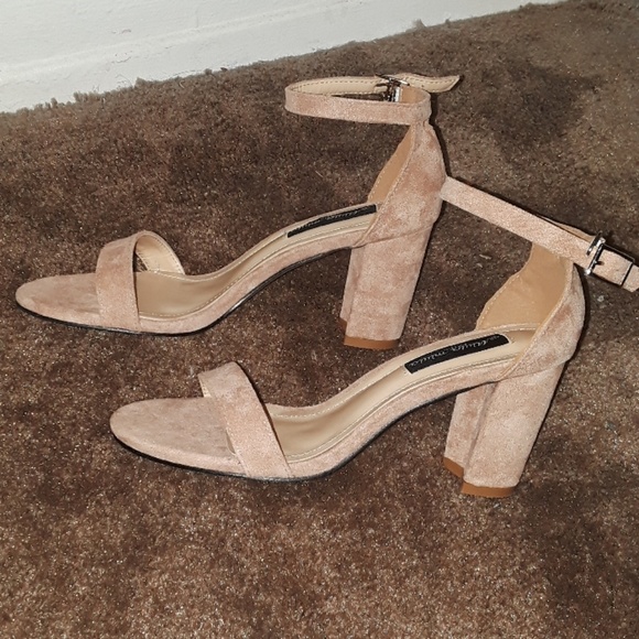 Heels - Picture 2 of 3